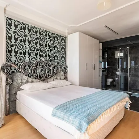 Apartman Big Jacuzzi • Sea View • Pool Access 50m *